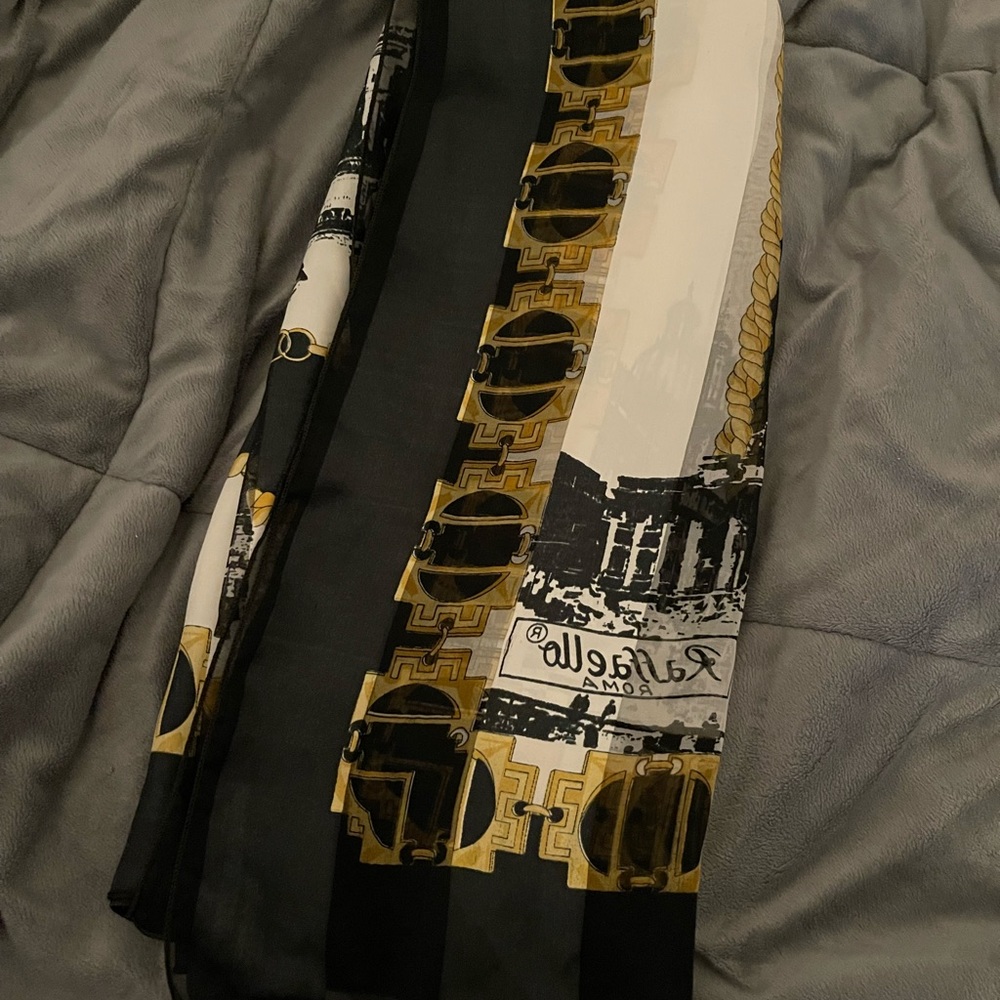 Scarf - Picture 4 of 4